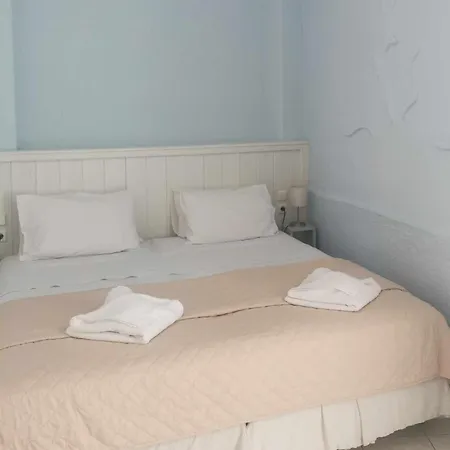 Hotel Naiades Almiros 3*